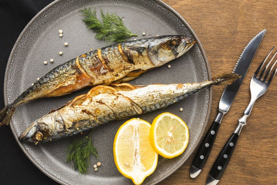 Запечённая скумбрия с луком и лимоном: минимум хлопот, максимум нежного вкуса