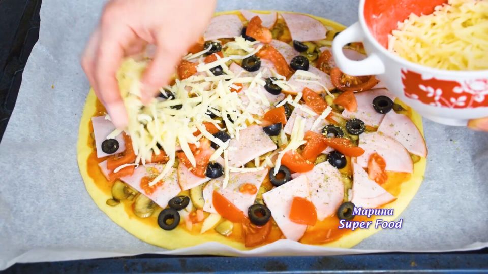 Непревзойдённая пицца на кефире: быстро, просто и очень вкусно