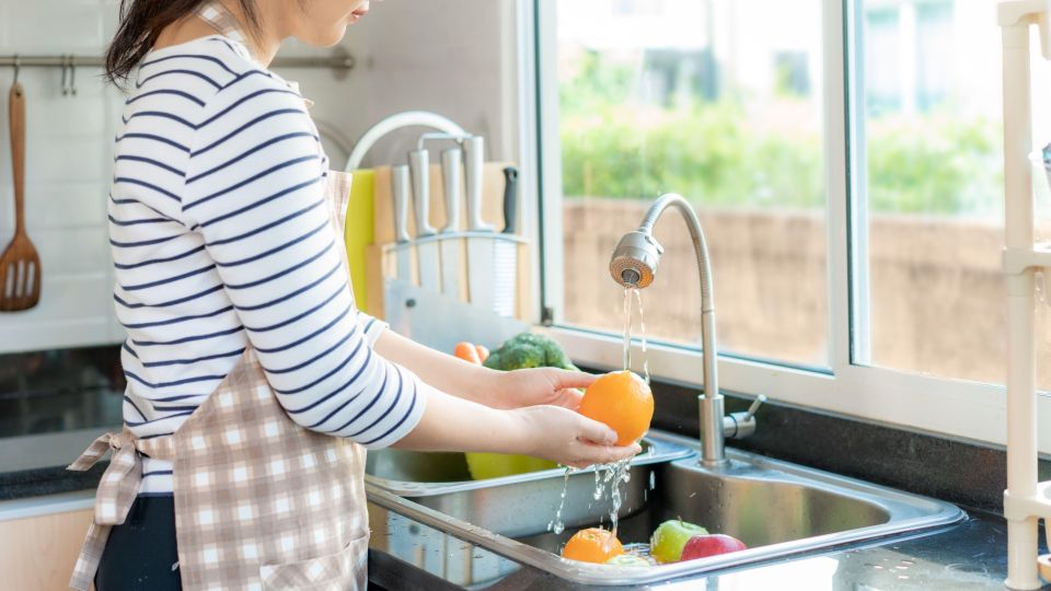 Добавьте это в воду: от «химии» на магазинных овощах и фруктах не останется и следа
