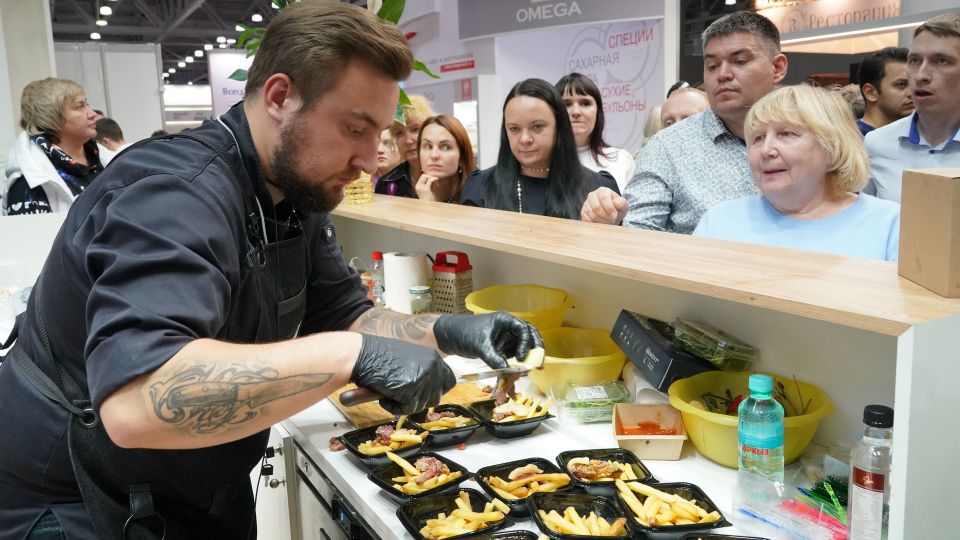 Знает не каждая хозяйка: секреты шеф-поваров, которые пригодятся дома на кухне