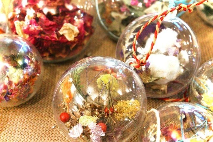 Цветы, замороженные во времени: искусство создания украшений из смолы