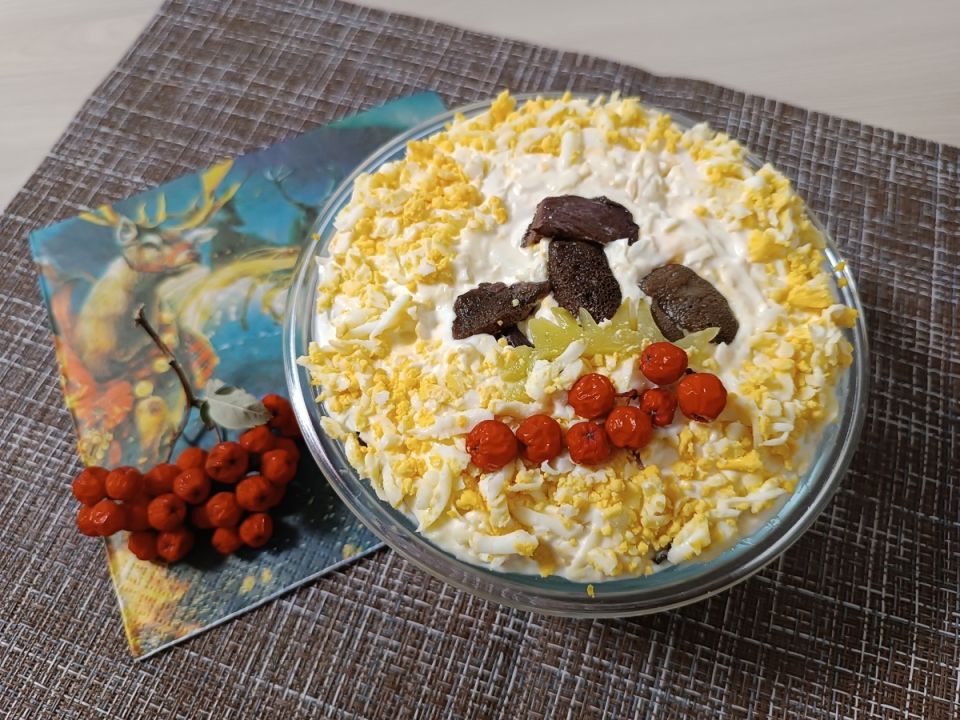 Грибы в двойной шубе: салат, который покорит всех