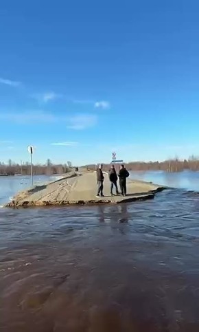 Завтра специалисты ДРСУ планируют приступить к отсыпке участка дороги на Красное в районе реки Лиственничной