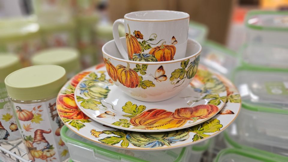 Огромный выбор осенней посуды в магазинах В1: оформите свой уютный стол