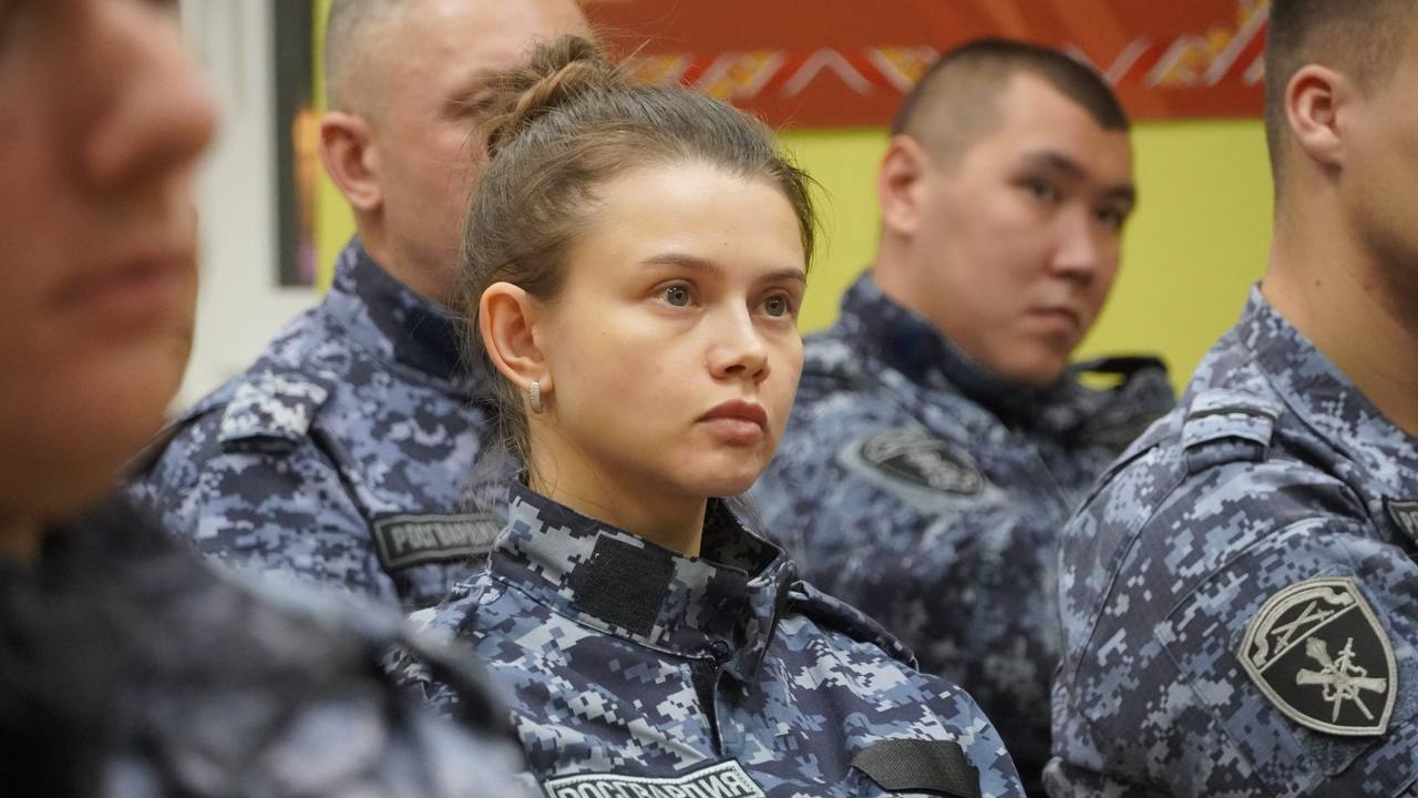 В Нарьян-Маре росгвардейцы поддержали Всероссийский проект «Заполярье без вредных привычек» В Нарьян-Маре росгвардейцы поддержали Всероссийский проект «Заполярье без вредных привычек»