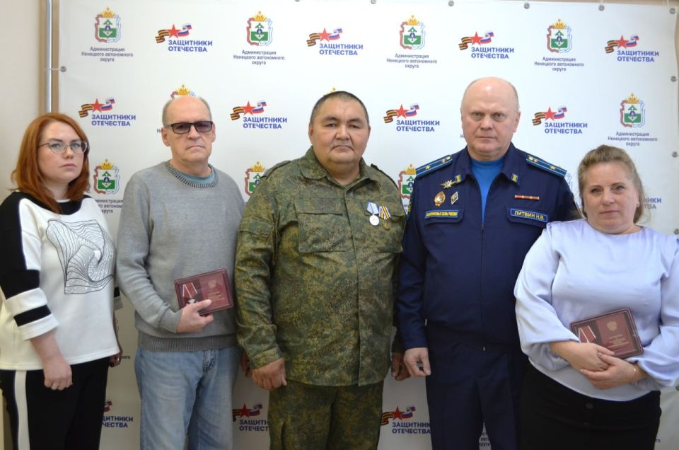 В НАО участникам СВО вручили госнаграды за мужество и отвагу