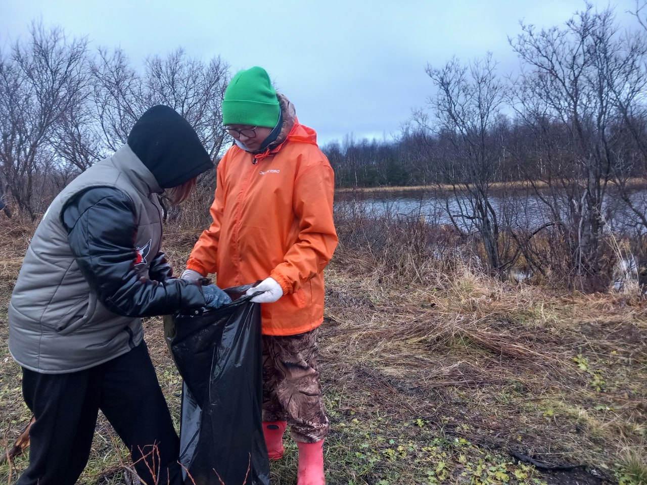 В селе Несь юные активисты провели субботник В селе Несь юные активисты провели субботник