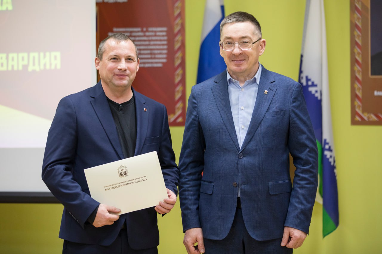 В Нарьян-Маре росгвардейцев наградили за отличие в службе В Нарьян-Маре росгвардейцев наградили за отличие в службе