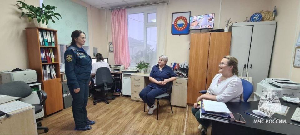 В сёлах Ненецкого АО сотрудники МЧС проверяют пожарную безопасность социальных объектов