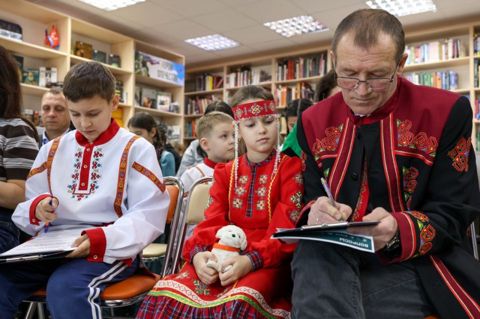 Более 100 жителей НАО написали Большой этнографический диктант