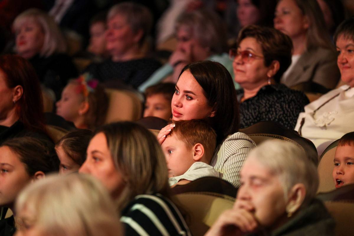 День народного единства отметили в Нарьян-Маре большим праздничным концертом День народного единства отметили в Нарьян-Маре большим праздничным концертом