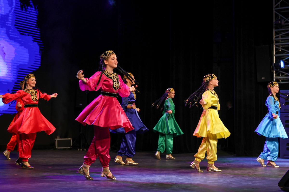 День народного единства отметили в Нарьян-Маре большим праздничным концертом День народного единства отметили в Нарьян-Маре большим праздничным концертом