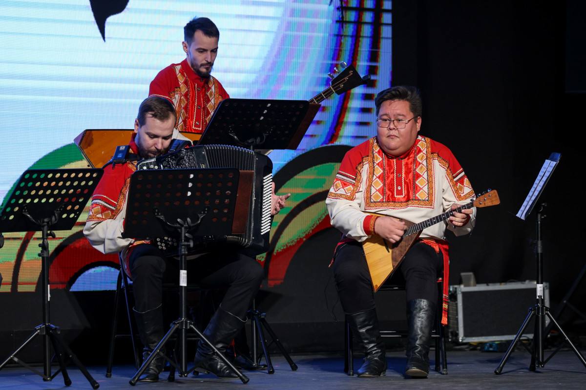 День народного единства отметили в Нарьян-Маре большим праздничным концертом День народного единства отметили в Нарьян-Маре большим праздничным концертом