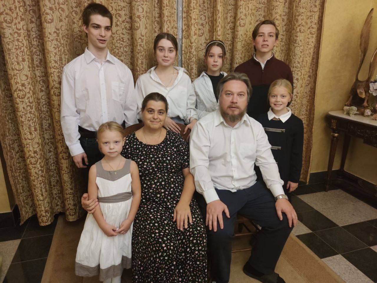 еловек - цивилизация. Есть три святых профессии: хлеб растить, Богу служить и родину защищать еловек - цивилизация. Есть три святых профессии: хлеб растить, Богу служить и родину защищать