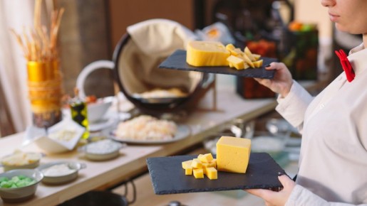 Запомните, как нужно хранить сыр в холодильнике: пролежит намного дольше