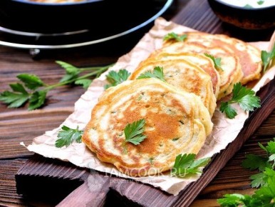 Вкусные оладушки с зеленым луком: идеальный завтрак для всей семьи
