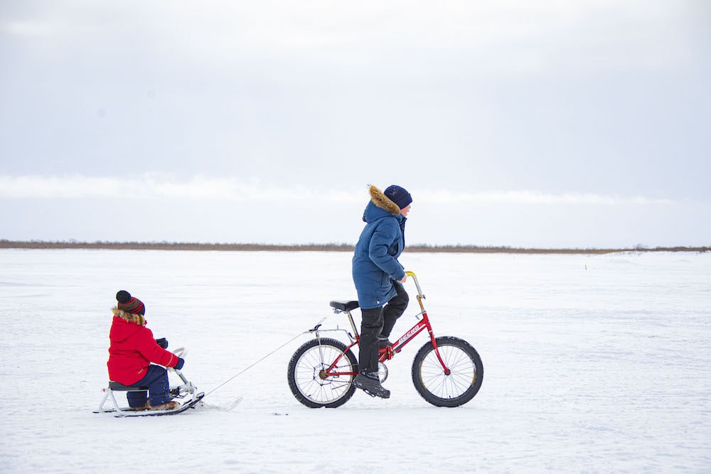 Какие правила безопасности соблюдать, если катаешься на велосипеде в холодное время?
