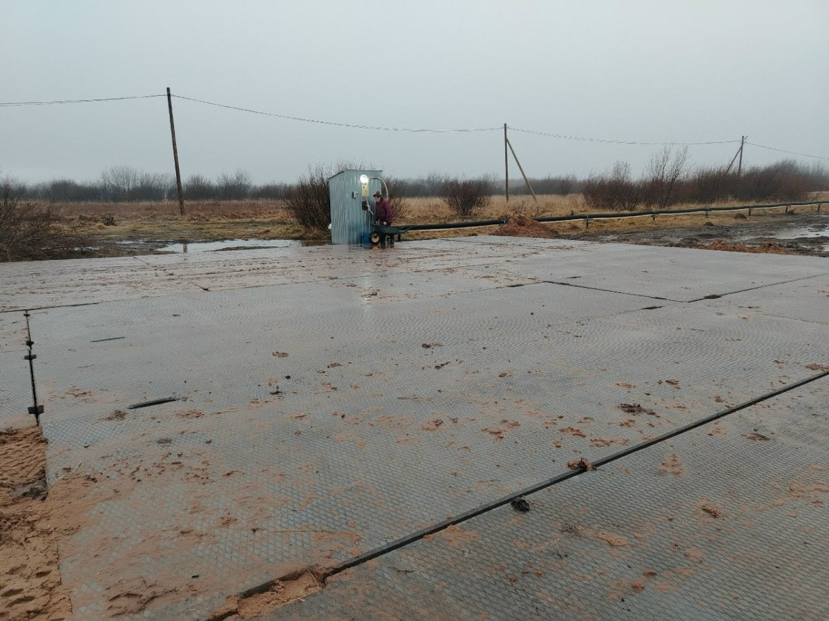 В Неси обустроили проезд к колонке с питьевой водой