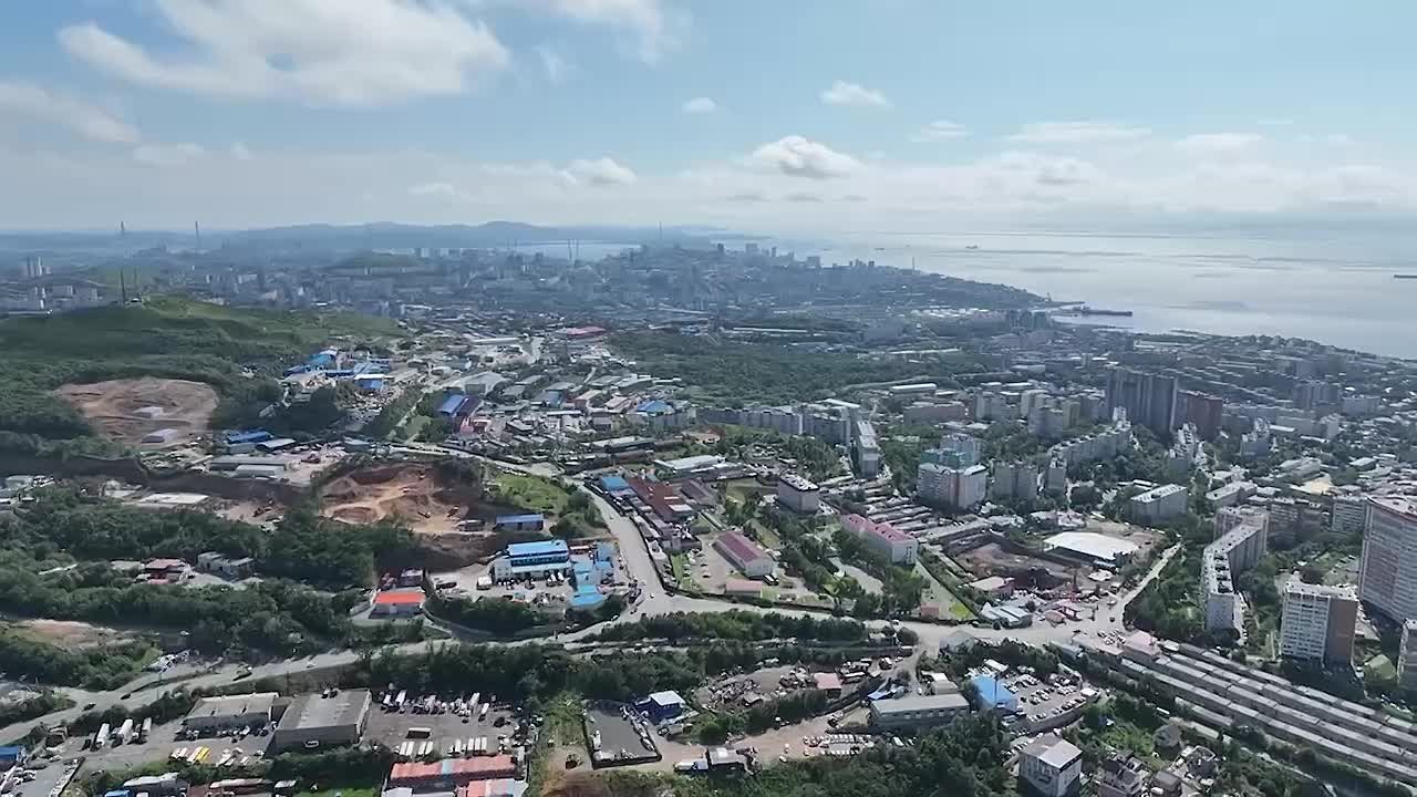 В рамках рабочей поездки в Приморский край вице-премьер Юрий Трутнев провёл совещание с губернатором и представителями правительства региона о статусе исполнения нацпроектов и проектов по президентской дальневосточной единой...