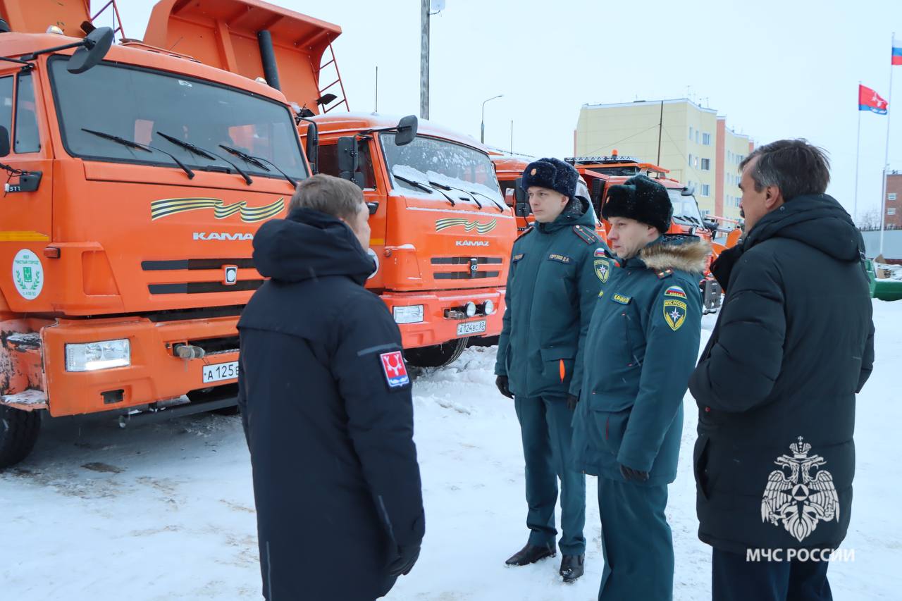 В Нарьян-Маре прошли командно-штабные учения МЧС России В Нарьян-Маре прошли командно-штабные учения МЧС России