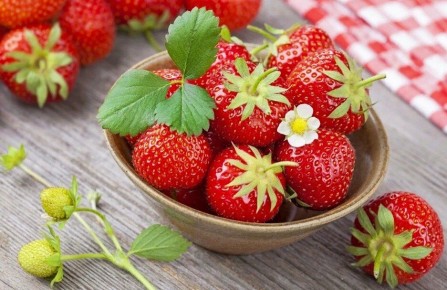 Сладкие оттенки лета: необычные рецепты клубничных заготовок на зиму