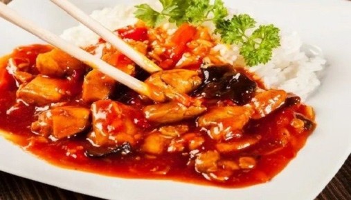 Курица в кисло-сладком соусе: 7 ярких рецептов для любого повода