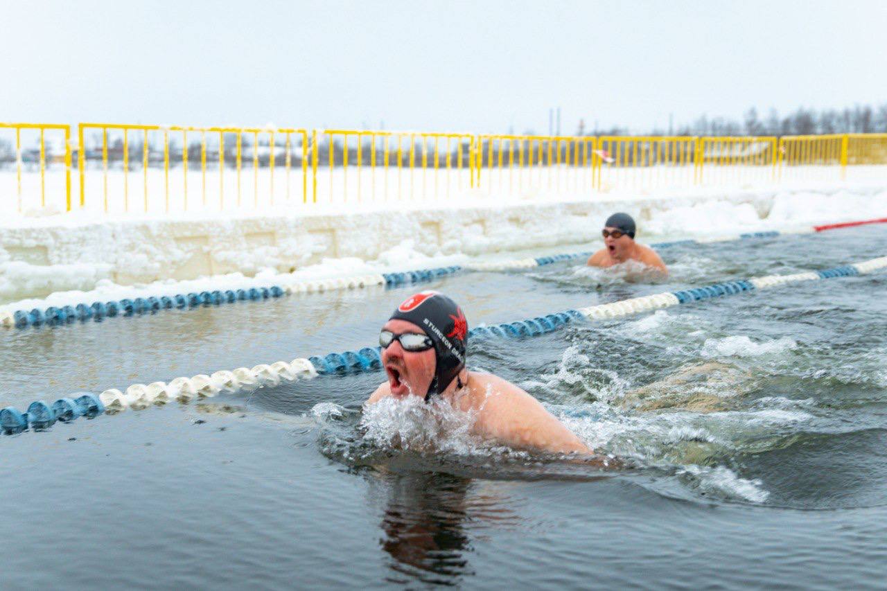 День моржа в НАО отметили заплывами в ледяной воде День моржа в НАО отметили заплывами в ледяной воде