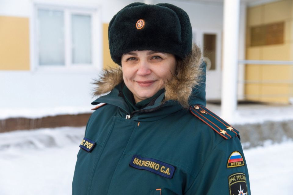 Наши чрезвычайные мамы. В Главном управлении МЧС России по НАО немало сотрудниц, носящих почетное звание «Мама» Наши чрезвычайные мамы. В Главном управлении МЧС России по НАО немало сотрудниц, носящих почетное звание «Мама»