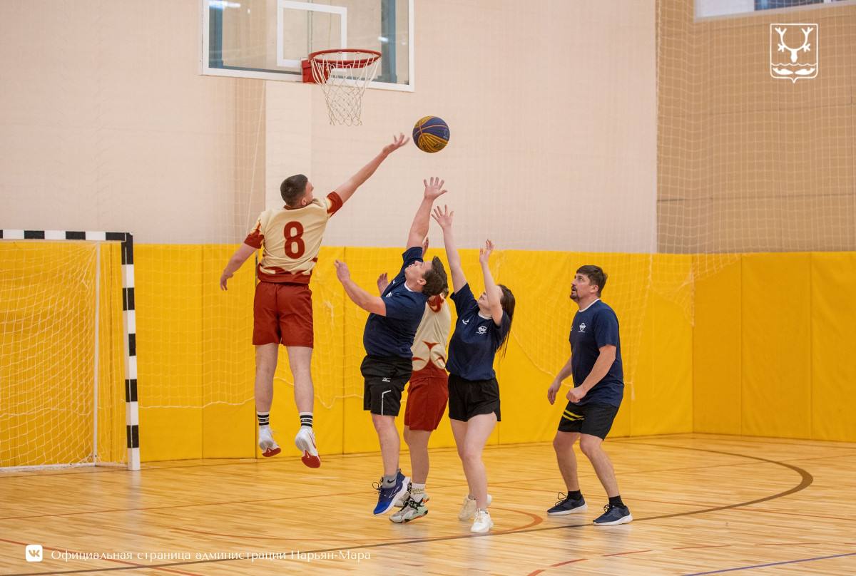В Нарьян-Маре стартовал турнир по стритболу