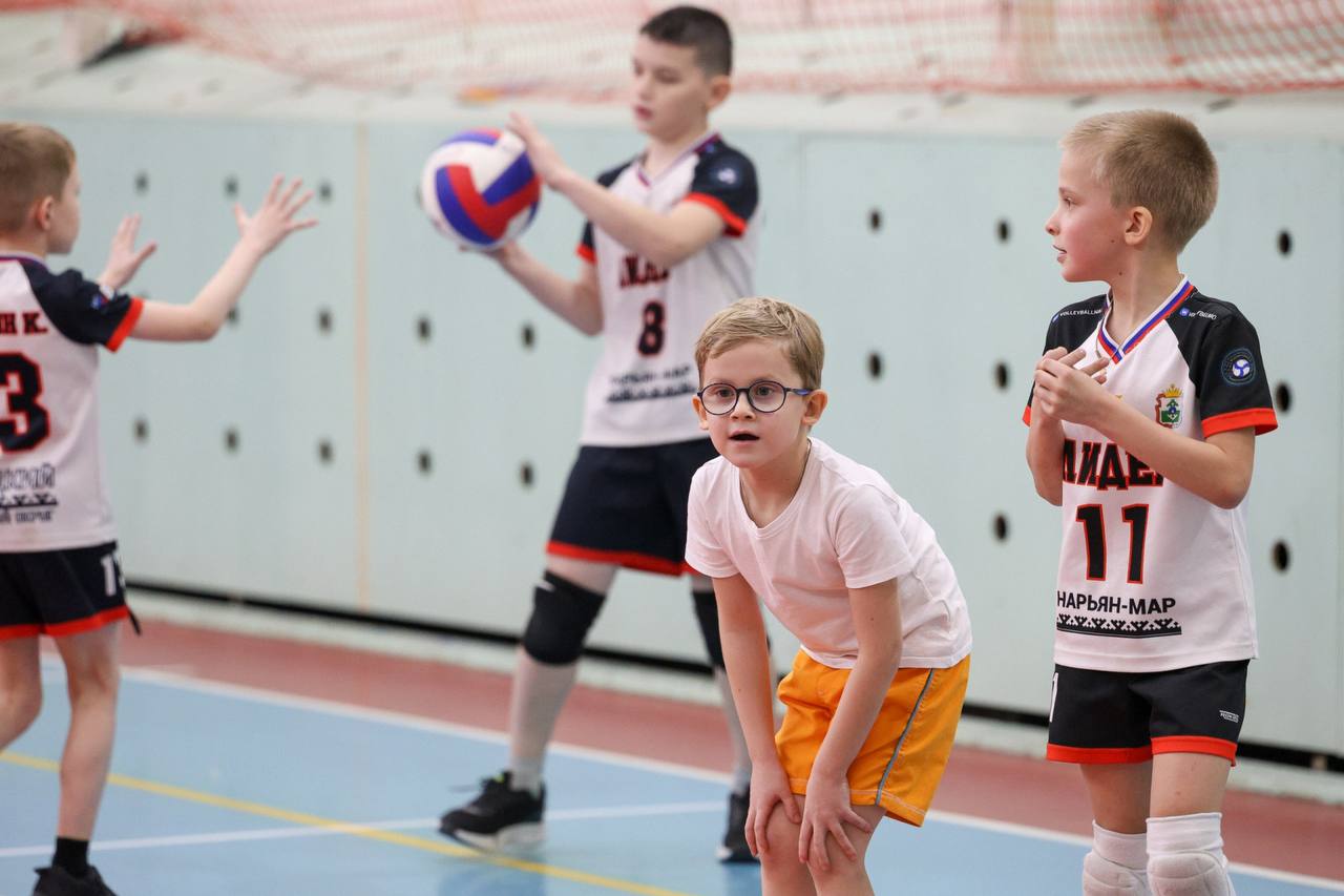 В Нарьян-Маре впервые проходит первенство по пионерболу среди школьников В Нарьян-Маре впервые проходит первенство по пионерболу среди школьников