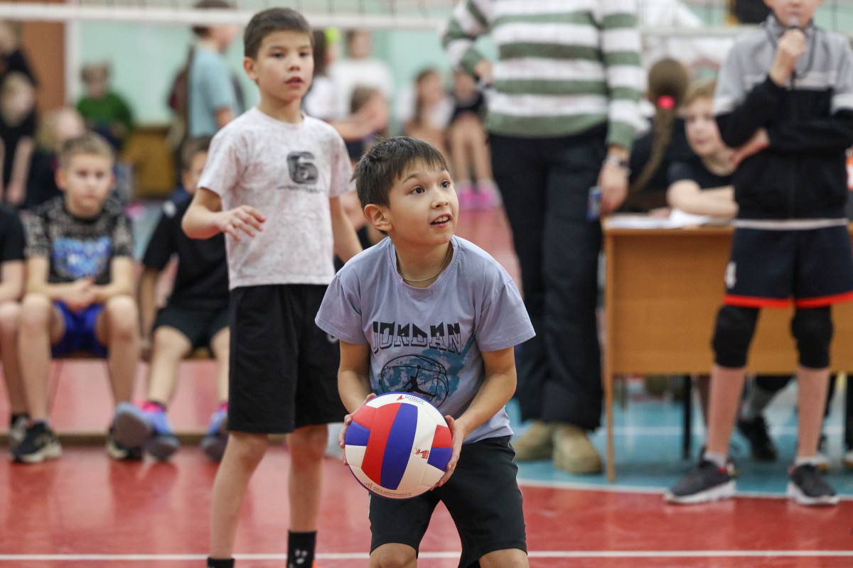 В Нарьян-Маре впервые проходит первенство по пионерболу среди школьников В Нарьян-Маре впервые проходит первенство по пионерболу среди школьников