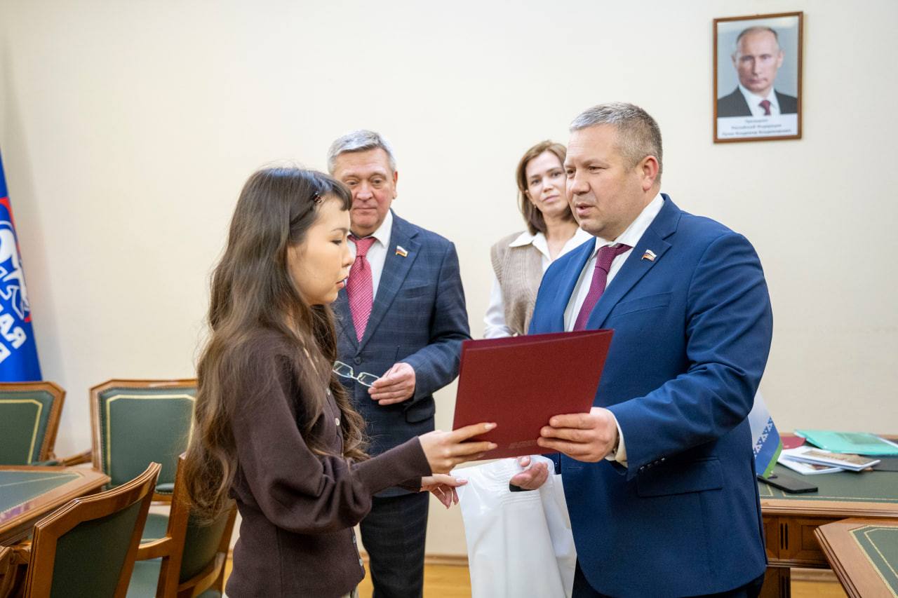 В НАО наградили победителей Всероссийской творческой школы-конкурса «Портрет твоего края» В НАО наградили победителей Всероссийской творческой школы-конкурса «Портрет твоего края»