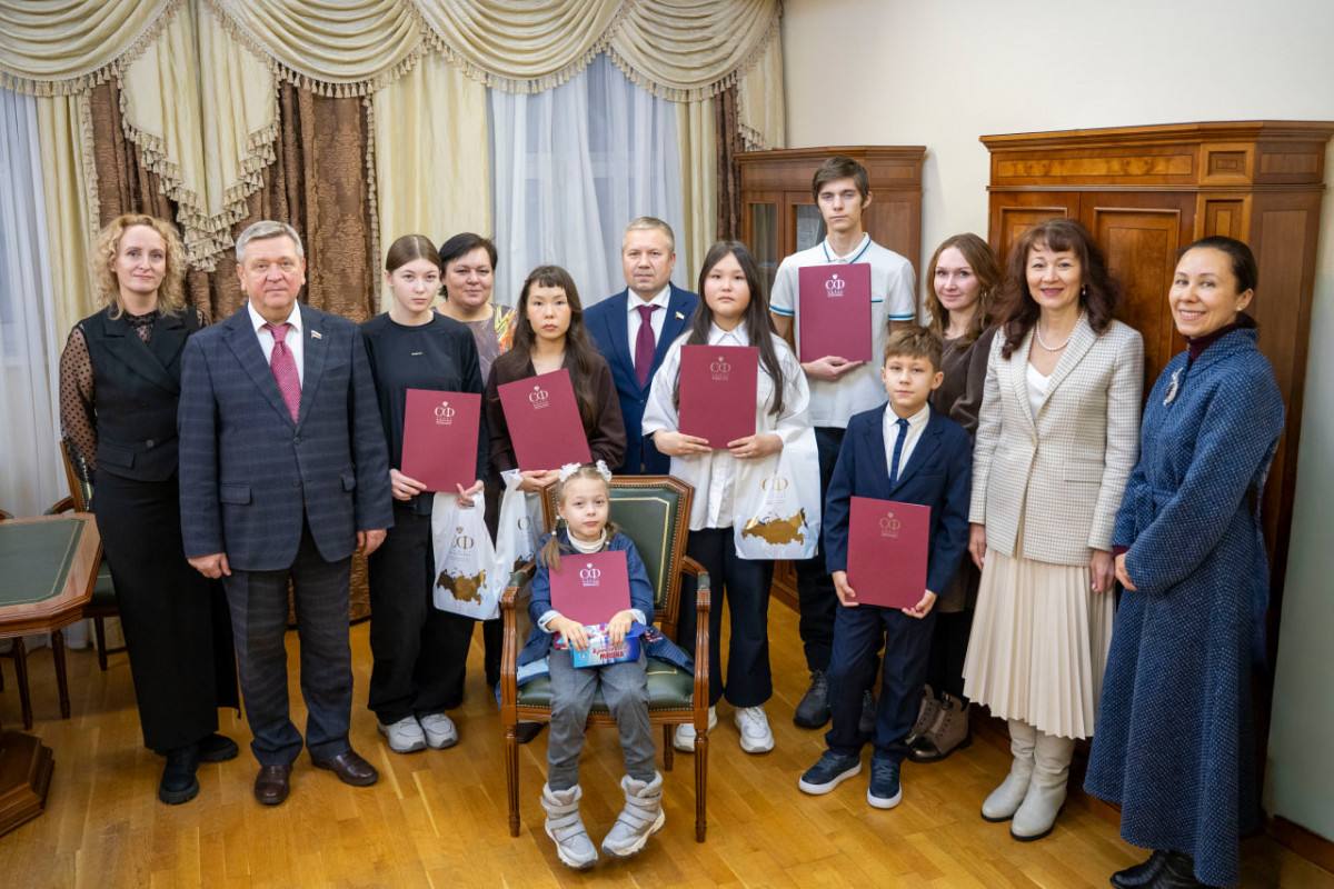 В НАО наградили победителей Всероссийской творческой школы-конкурса «Портрет твоего края»