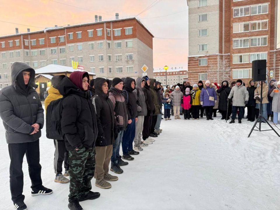 ����� 100 ������� ����� �� ��� ����������� ��������� ������� ������