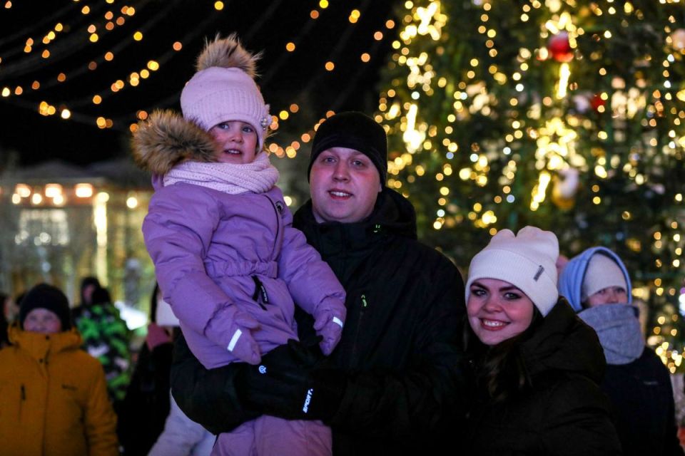 В НАО детям бесплатно выдают новогодние подарки