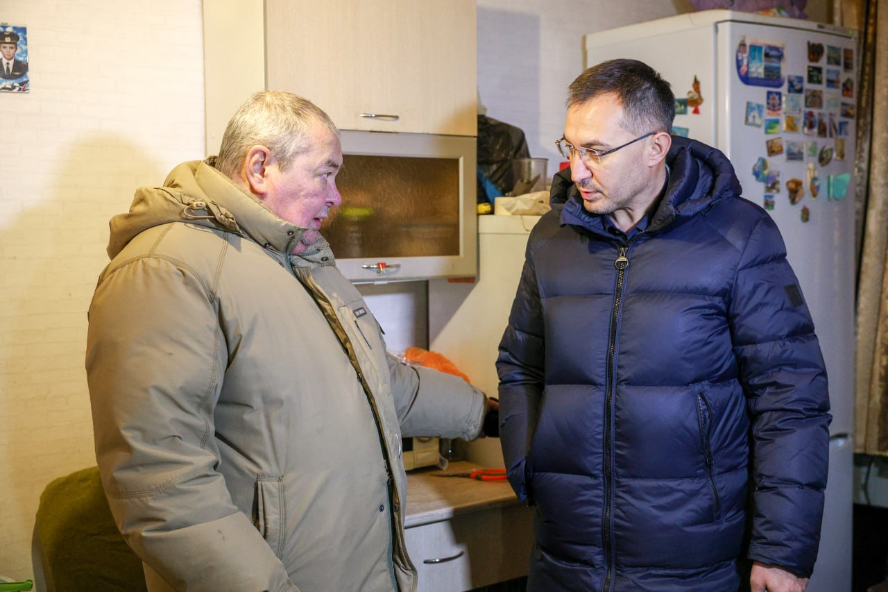 В Нарьян-Маре жители аварийного дома добиваются переселения В Нарьян-Маре жители аварийного дома добиваются переселения