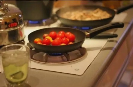 Газ или электричество: какой тип плиты выбрать для своей кухни?