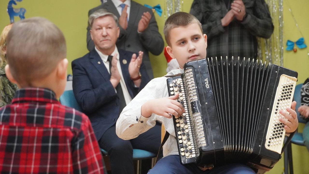 Дед Мороз специального назначения Росгвардии подарил новогоднюю сказку школьникам НАО Дед Мороз специального назначения Росгвардии подарил новогоднюю сказку школьникам НАО