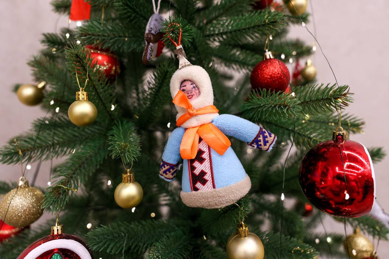 Депутат СД НАО Анатолий Курленко исполнил новогодние мечты детей из Нарьян-Мара Депутат СД НАО Анатолий Курленко исполнил новогодние мечты детей из Нарьян-Мара