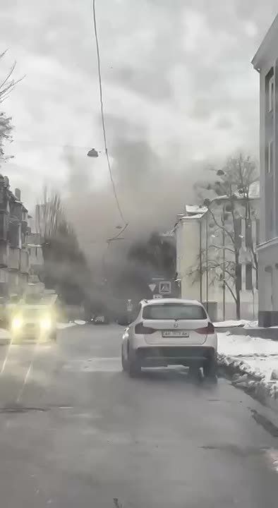 Хохлы заявляют о прилёте двух ракет Искандера, но самой ракеты что-то не видно