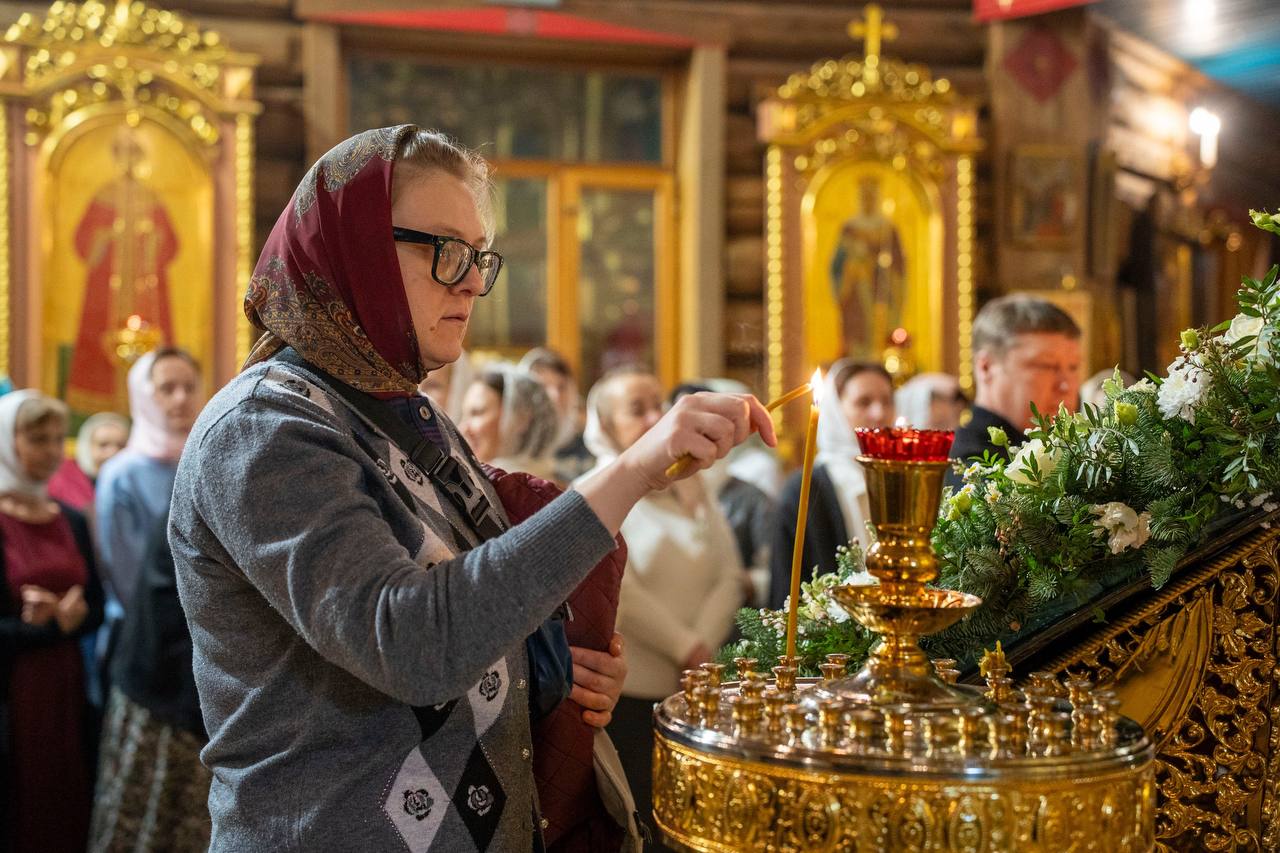 Жители Ненецкого АО встретили Рождество Христово Жители Ненецкого АО встретили Рождество Христово