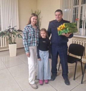 В Новогодние праздники представитель регионального следственного управления СК России навестил семью офицера