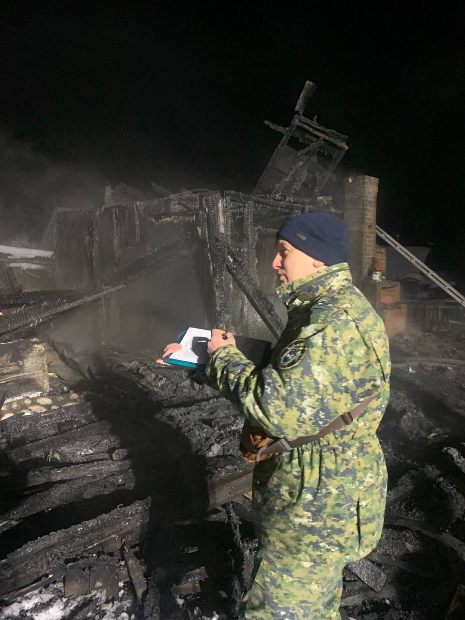 Проводится проверка по факту гибели женщины в результате пожара в дачном доме в Приморском округе