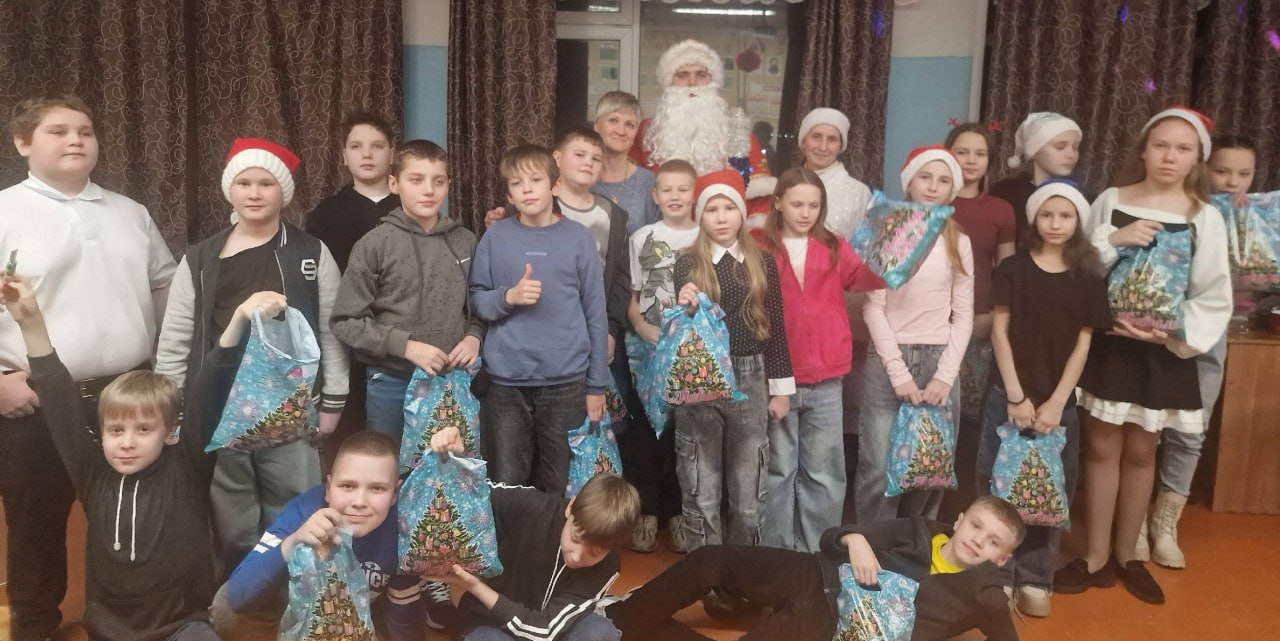 Следователь поздравил учащихся коношской школы с Новогодними праздниками и напомнил о необходимости соблюдения правил безопасности Следователь поздравил учащихся коношской школы с Новогодними праздниками и напомнил о необходимости соблюдения правил безопасности