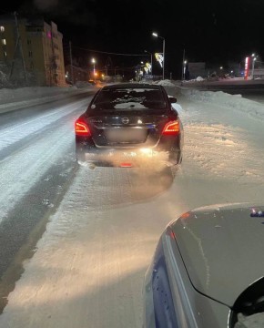 Водителя, который катал людей на тюбинге по Лая-Вожской дороге, привлекут к ответственности