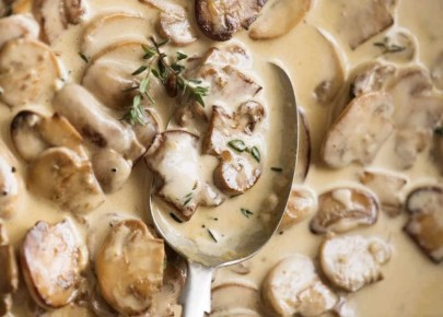 Лесные грибы в сметане: Простота, которая согревает душу