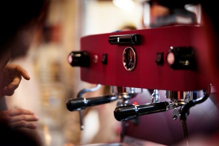 В мире кофемашин: Как выбрать идеальное устройство для вашего кофе
