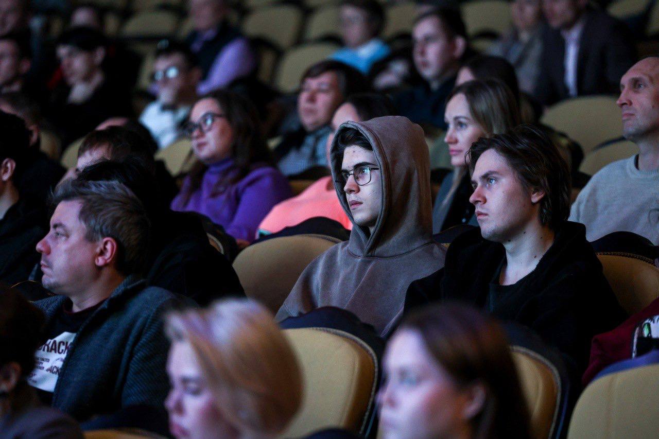 «Отто Юльевич, спасибо, что приехали!» – в «Арктике» состоялась встреча с создателями фильма «Челюскин.Первые» «Отто Юльевич, спасибо, что приехали!» – в «Арктике» состоялась встреча с создателями фильма «Челюскин.Первые»