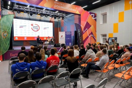 Ветеран боевых действий Евгений Шестаков ответил на вопросы молодёжи округа