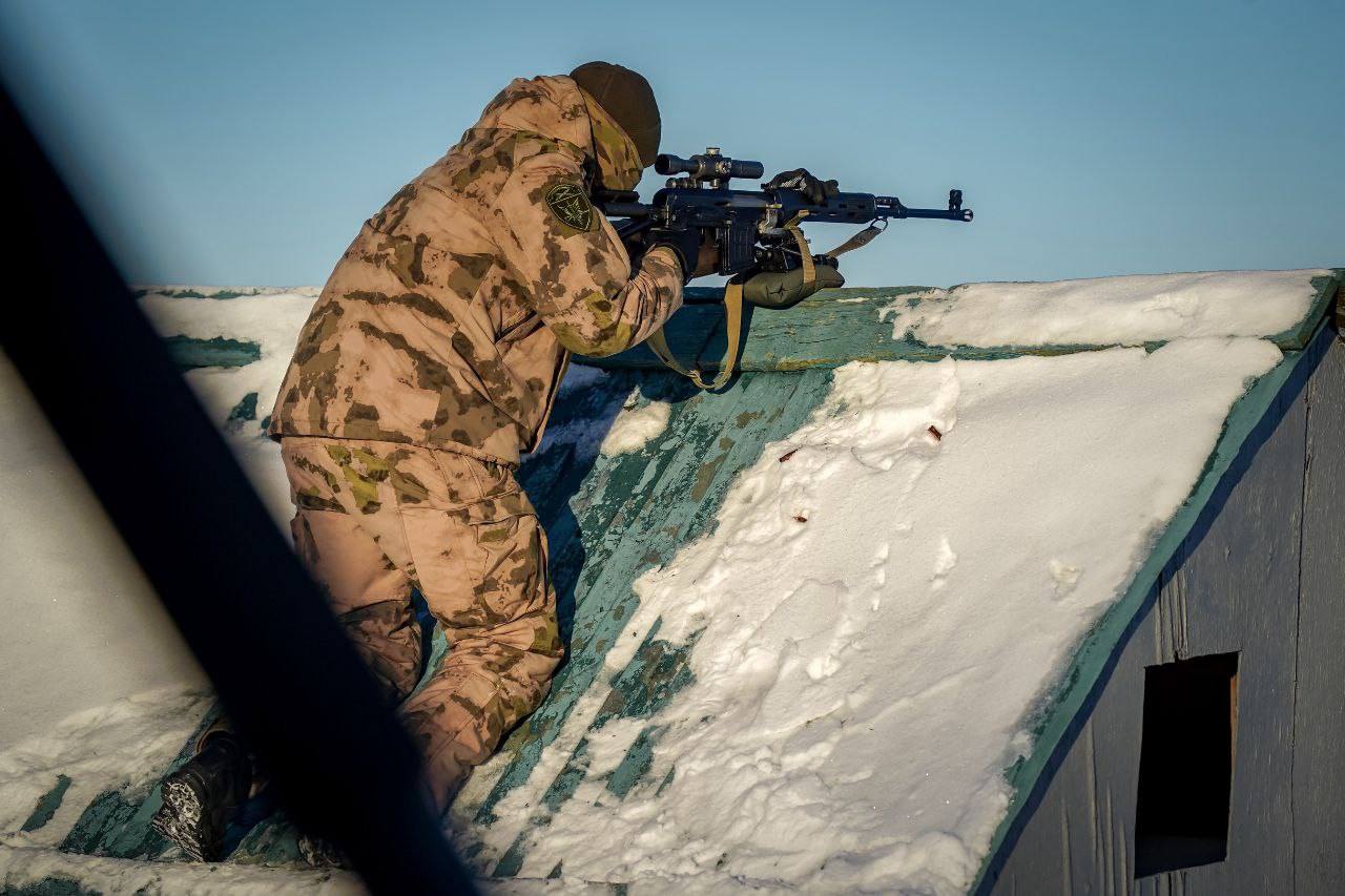 От Петербурга до Нарьян-Мара — снайперы Северо-Западного округа Росгвардии провели боевые стрельбы От Петербурга до Нарьян-Мара — снайперы Северо-Западного округа Росгвардии провели боевые стрельбы